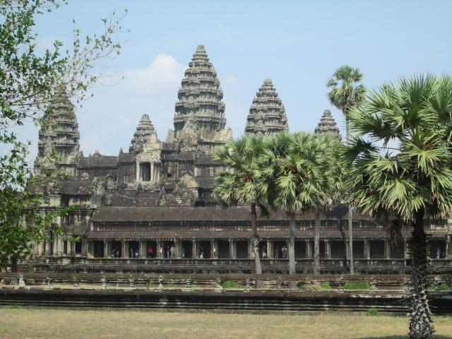 Angkor de la découverte à la création d'un mythe