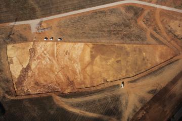 Vue aérienne du site après terrassement.  Pahon, Lattes (Hérault), 2013.  © Drone Concept, Inrap
