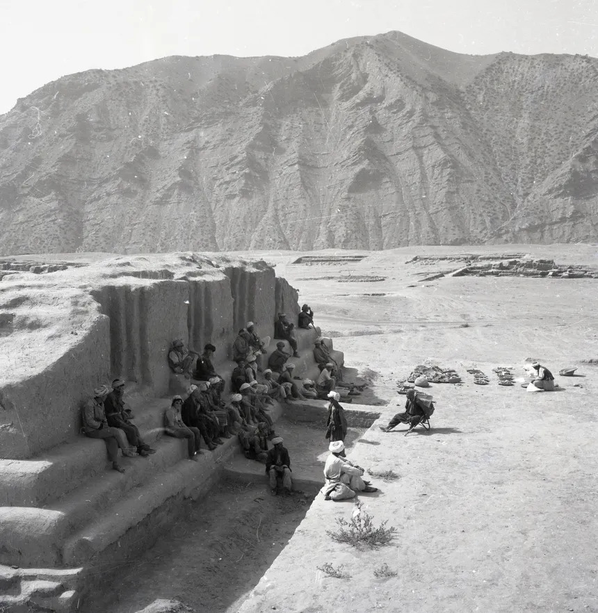 860_fouille-du-temple-aux-niches-indente-es-afghanistan-ai-khanoum-c-mnaag-paris-dist-rmn-grand-pala.jpeg